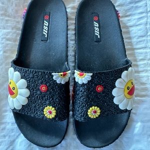 Jisu cute flowery sandals